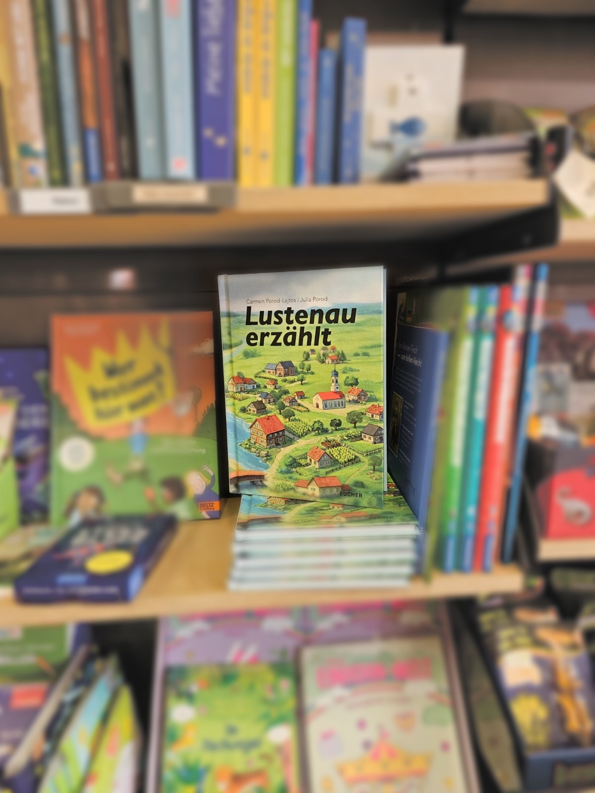 "Lustenau erzählt" nun erhältlich im Bücherwurm Lustenau.